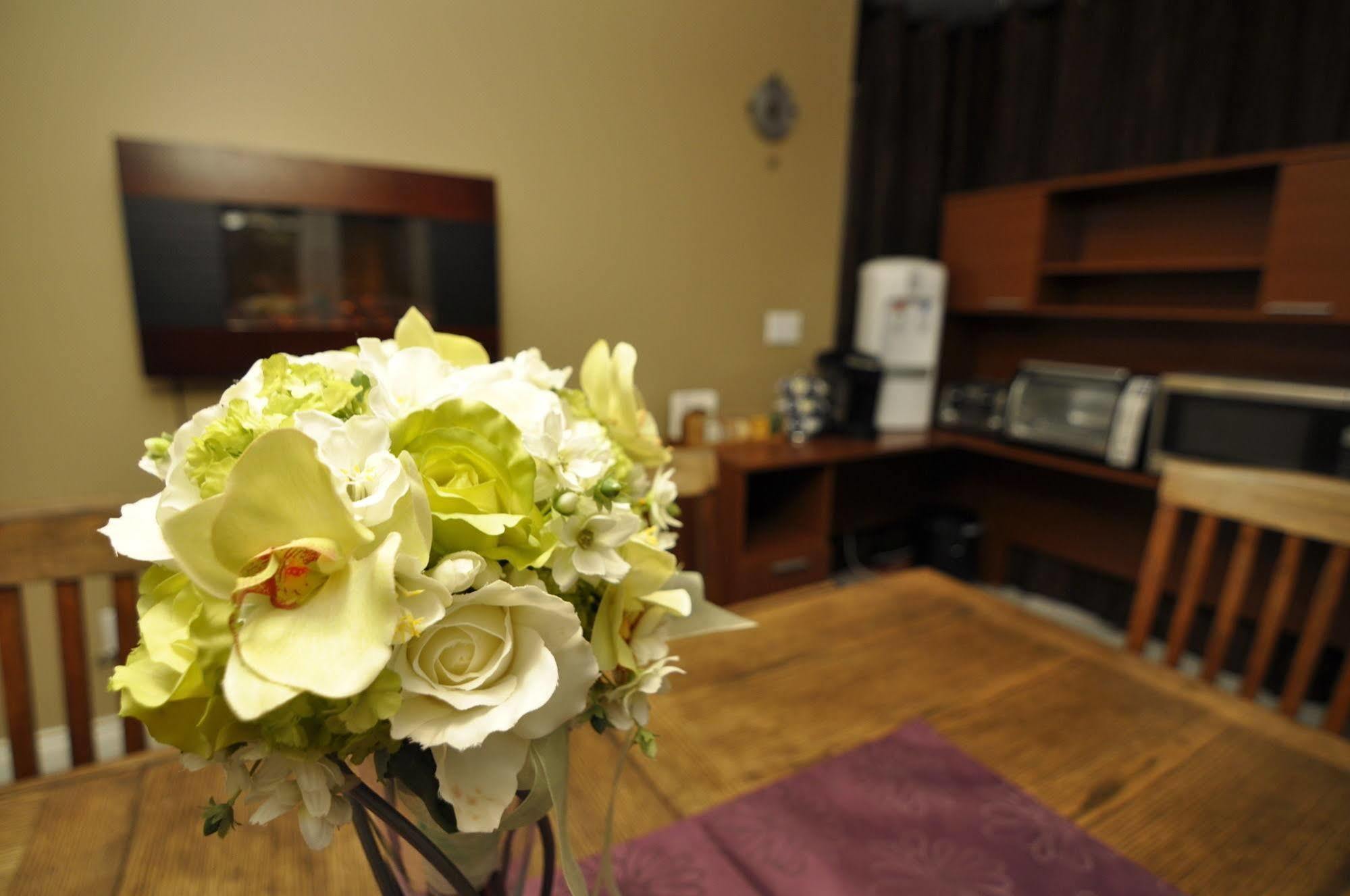 רבלסטוק Cornerstone Bed And Breakfast מראה חיצוני תמונה